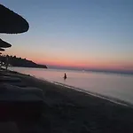 Ammos Lux *