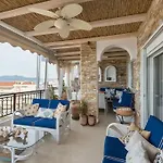 Ammos Lux Apartamento Agia Triada (Thessaloniki)