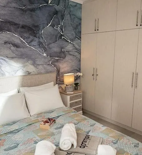 Ammos Lux *